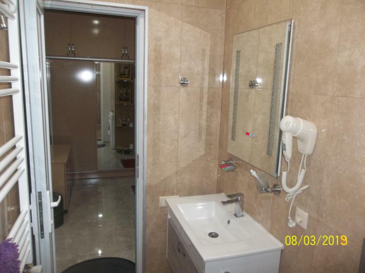 Мате Apartment Batumi Esterno foto